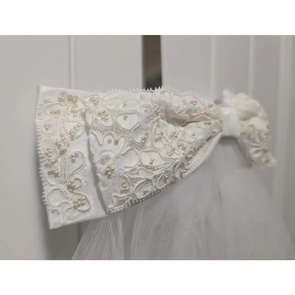 Crocheted Floral Beaded Bow Lace Wedding Veil 35 Inch